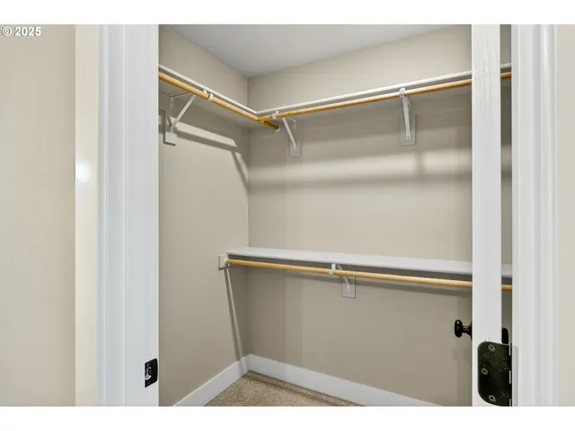 $589,999 | 2207 East Badger Way, La Center, WA 98629