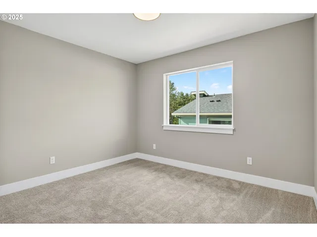 $589,999 | 2207 East Badger Way, La Center, WA 98629