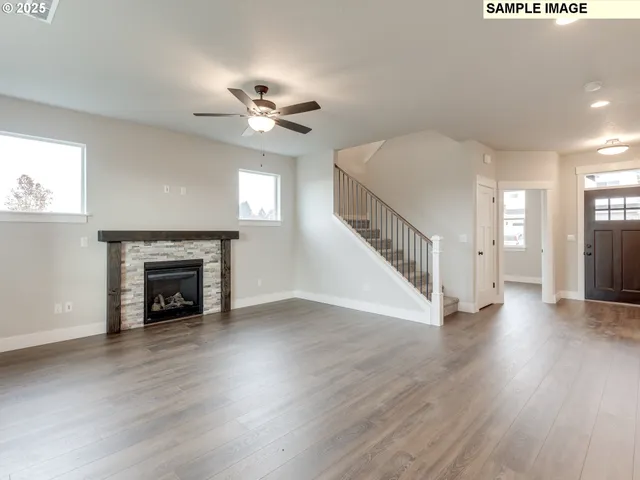 $589,999 | 2207 East Badger Way, La Center, WA 98629