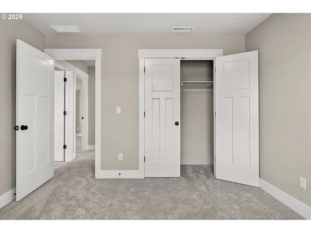 $589,999 | 2207 East Badger Way, La Center, WA 98629