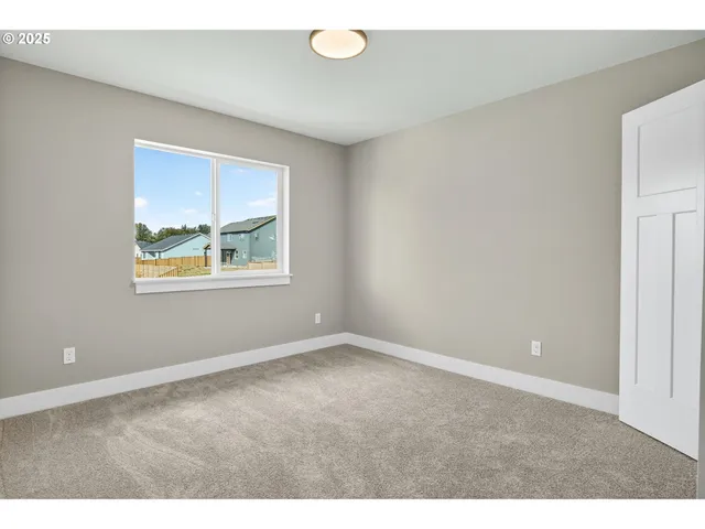 $589,999 | 2207 East Badger Way, La Center, WA 98629