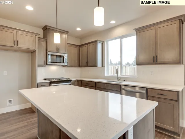 $589,999 | 2207 East Badger Way, La Center, WA 98629