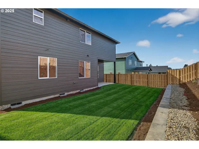 $589,999 | 2207 East Badger Way, La Center, WA 98629