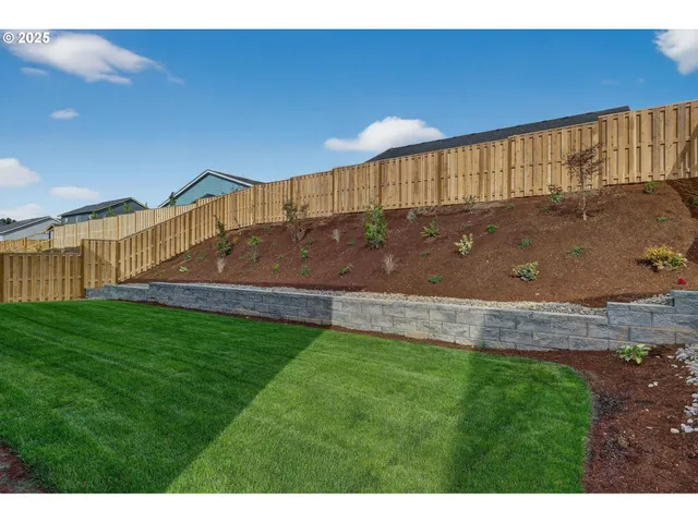 $589,999 | 2207 East Badger Way, La Center, WA 98629