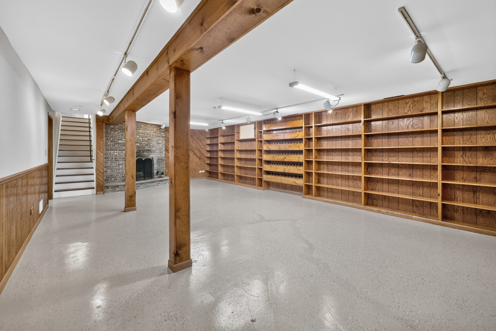 1S670 Winfield Road Wheaton, IL 60189 - Photo 23 of 31 Gallery Image 23