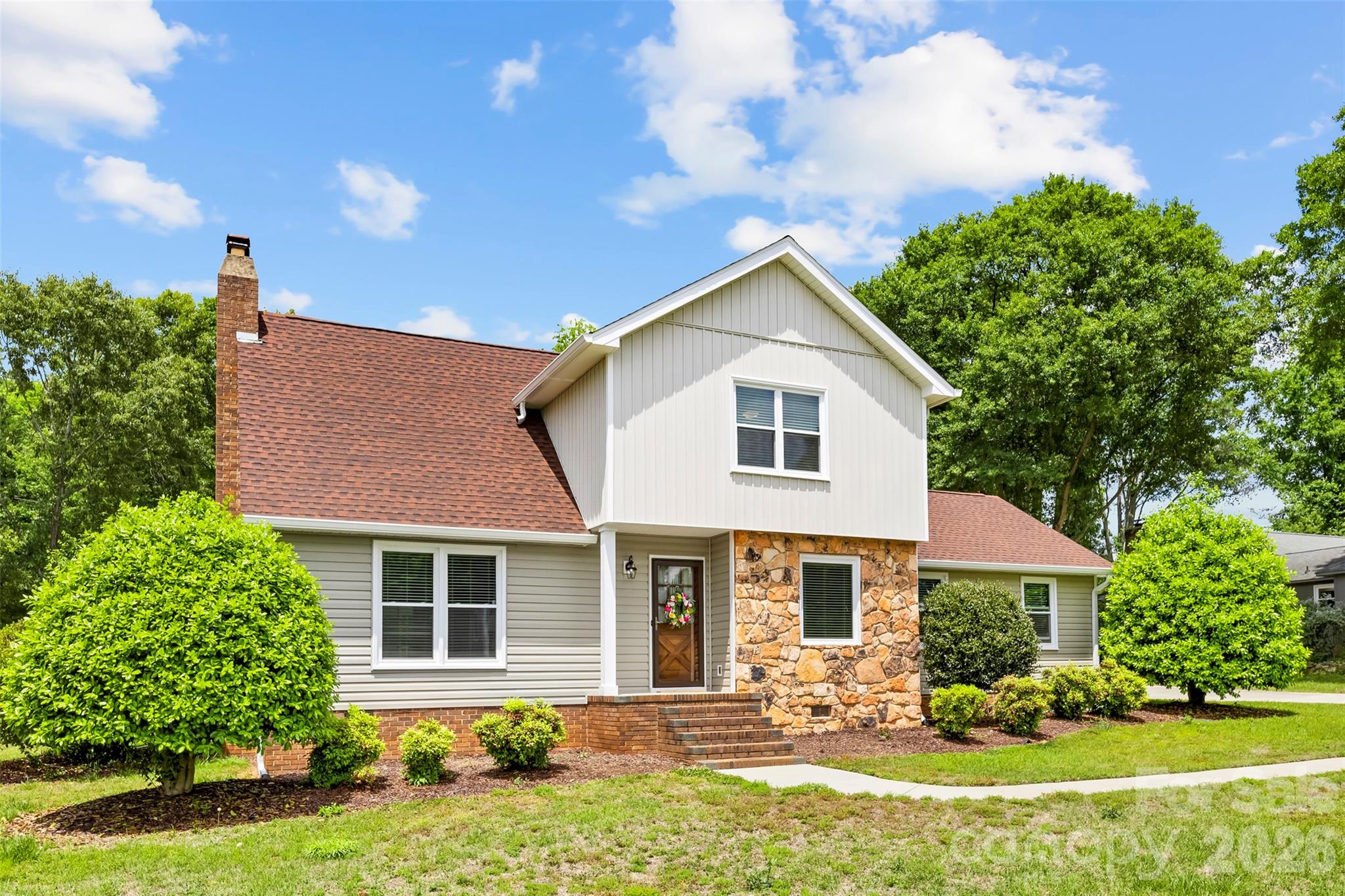 107 Friendfield Drive Fort Mill, SC 29715 - Photo 2 of 32 Gallery Image 2