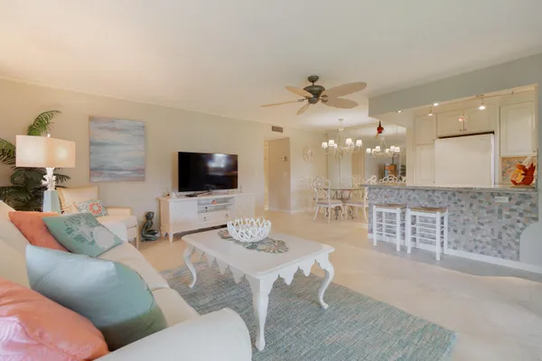 $199,000 | 1042 North Drive, Unit A, Delray Beach, FL 33445