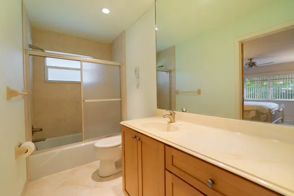 $199,000 | 1042 North Drive, Unit A, Delray Beach, FL 33445
