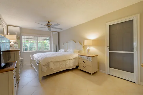 $199,000 | 1042 North Drive, Unit A, Delray Beach, FL 33445