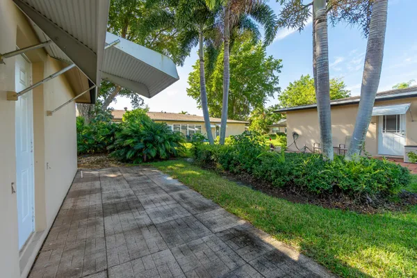 $199,000 | 1042 North Drive, Unit A, Delray Beach, FL 33445