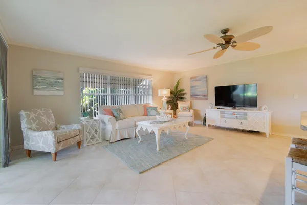 $199,000 | 1042 North Drive, Unit A, Delray Beach, FL 33445
