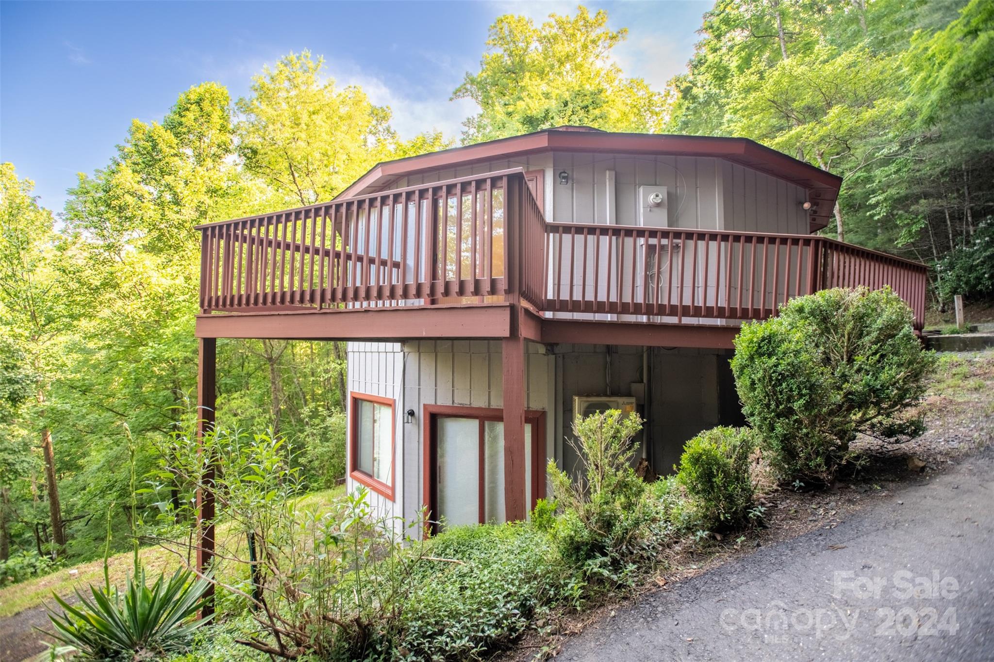 46 Bennett Branch Road Green Mountain, NC 28740 - Photo 3 of 48 Gallery Image 3