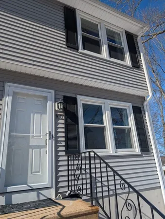 $2,500 | 270 Sunderland Road, Unit 100, Worcester, MA 01604