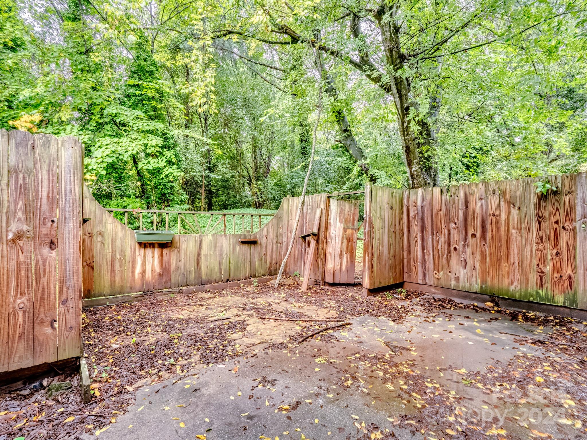 501 King Edward Road Charlotte, NC 28211 - Photo 13 of 26