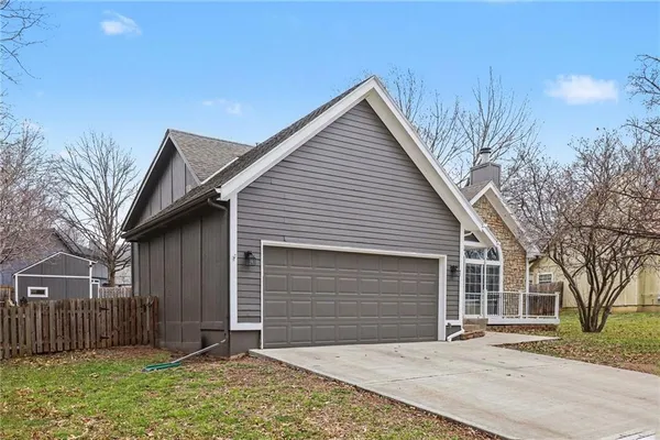 $380,000 | 1126 East Charlotte Town Road, Olathe, KS 66061