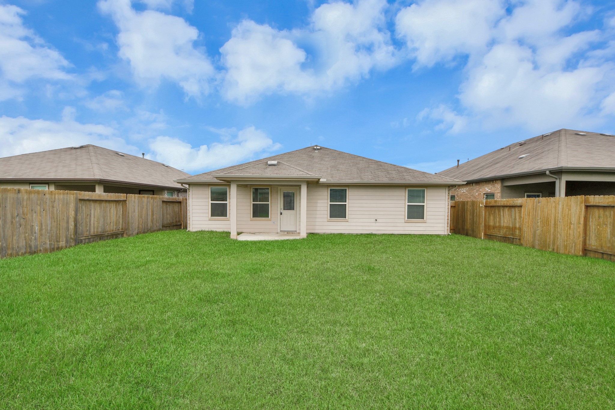 8302 Rose Petals Lane Rosharon, TX 77583 - Photo 29 of 42 Rear exterior with expansive green space