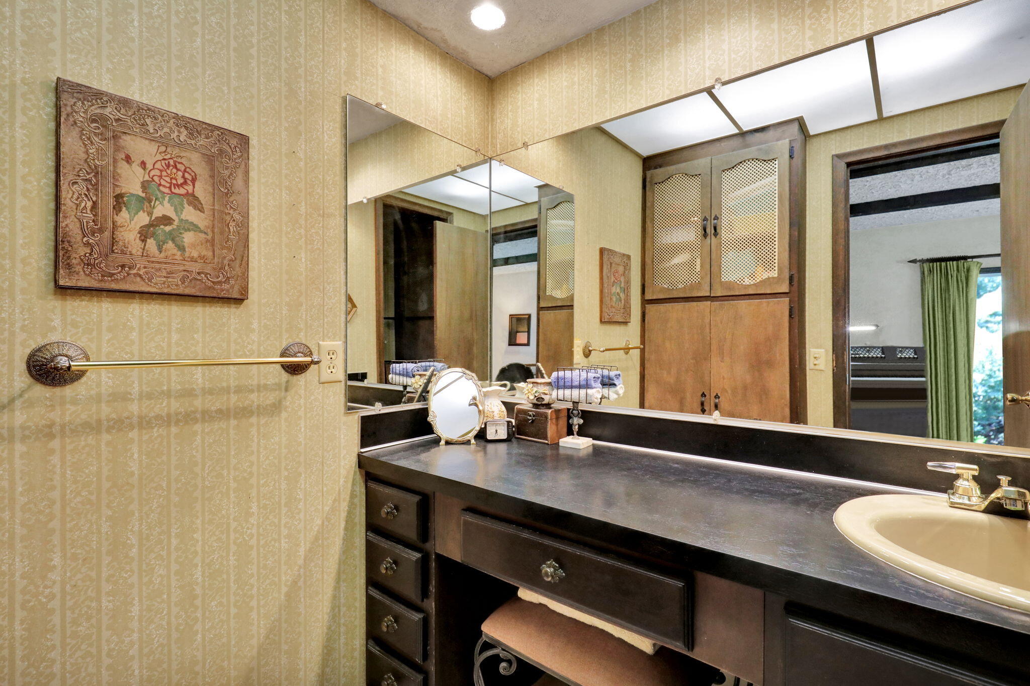 16092 Center Road East Lansing, MI 48823 - Photo 20 of 38 Photo 19