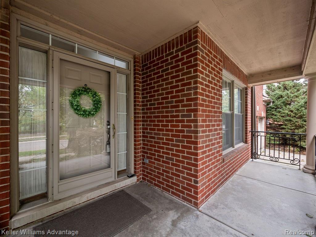 29157 Hemingway Drive Novi, MI 48377 - Photo 2 of 42