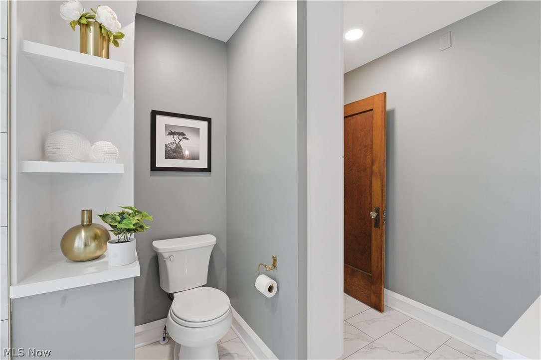 17212 Hilliard Road Lakewood, OH 44107 - Photo 19 of 40