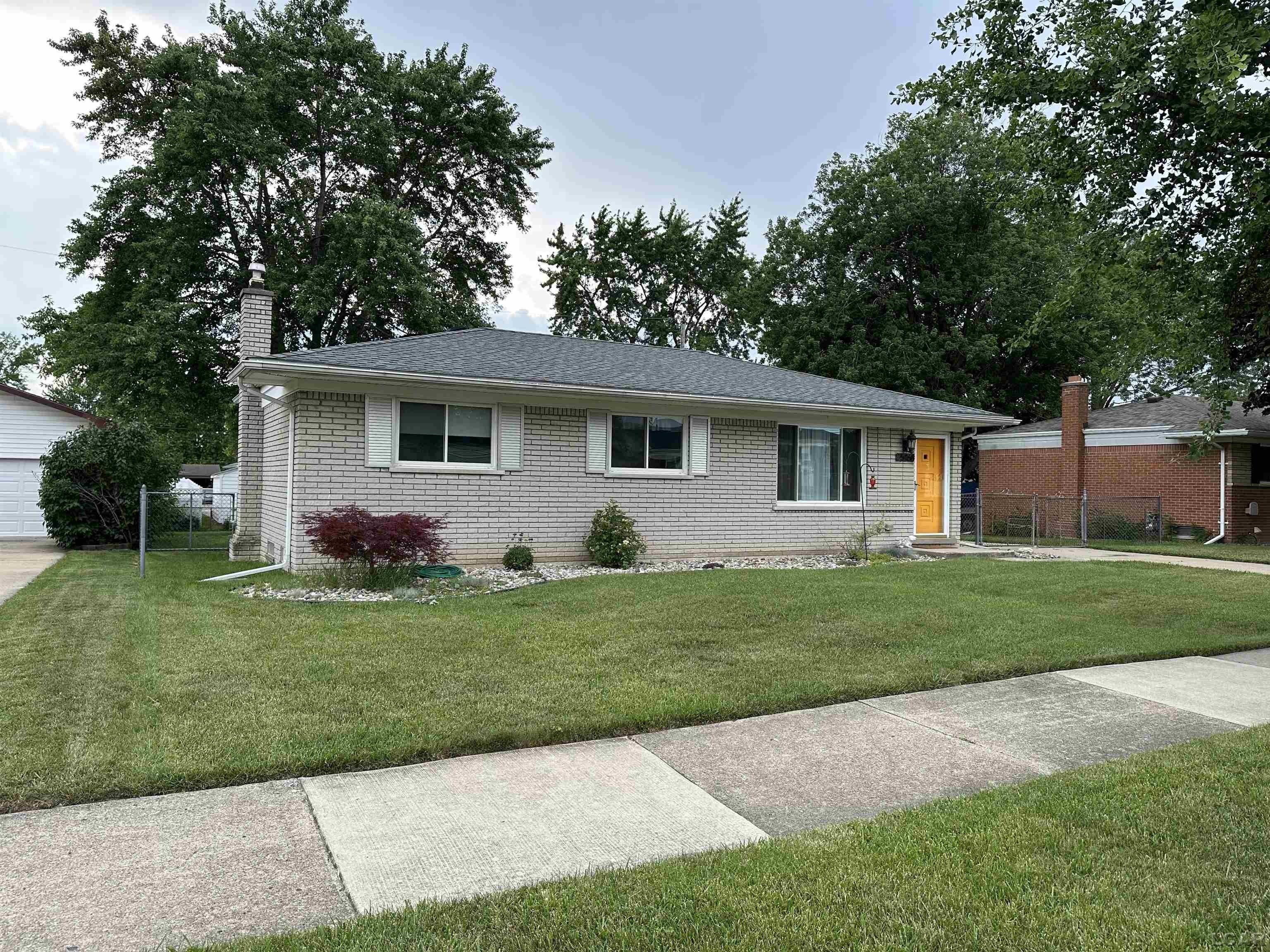 25468 Reeck Road Trenton, MI 48183 - Photo 2 of 49 50114961-1.JPG