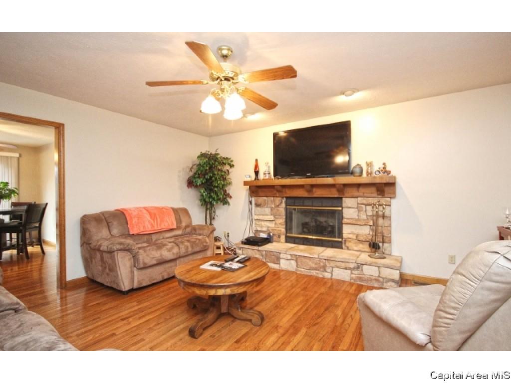 4000 Springer Lane Springfield, IL 62711 - Photo 13 of 34