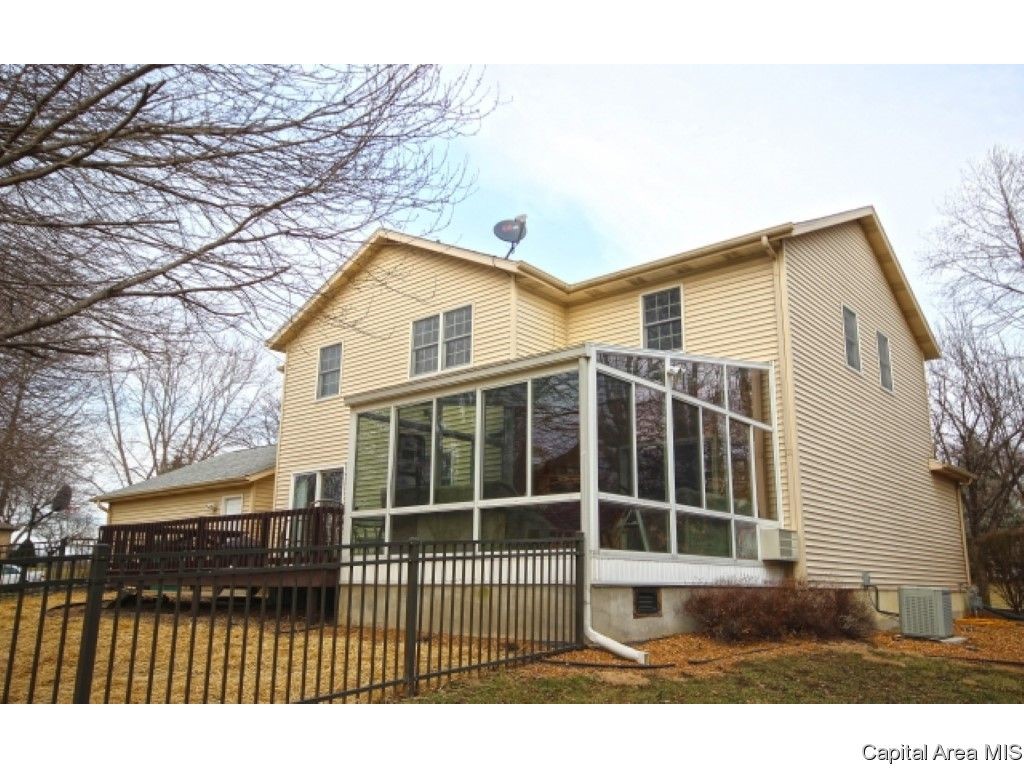 4000 Springer Lane Springfield, IL 62711 - Photo 3 of 34