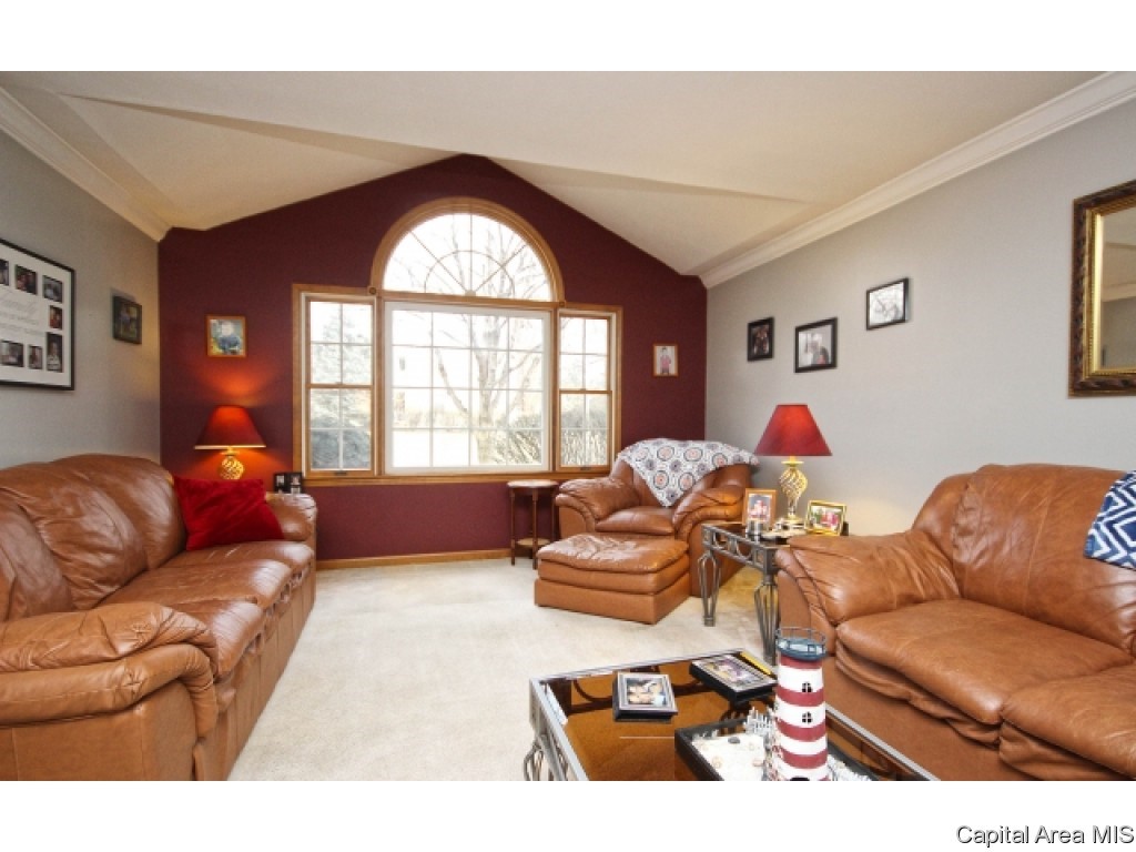 4000 Springer Lane Springfield, IL 62711 - Photo 6 of 34
