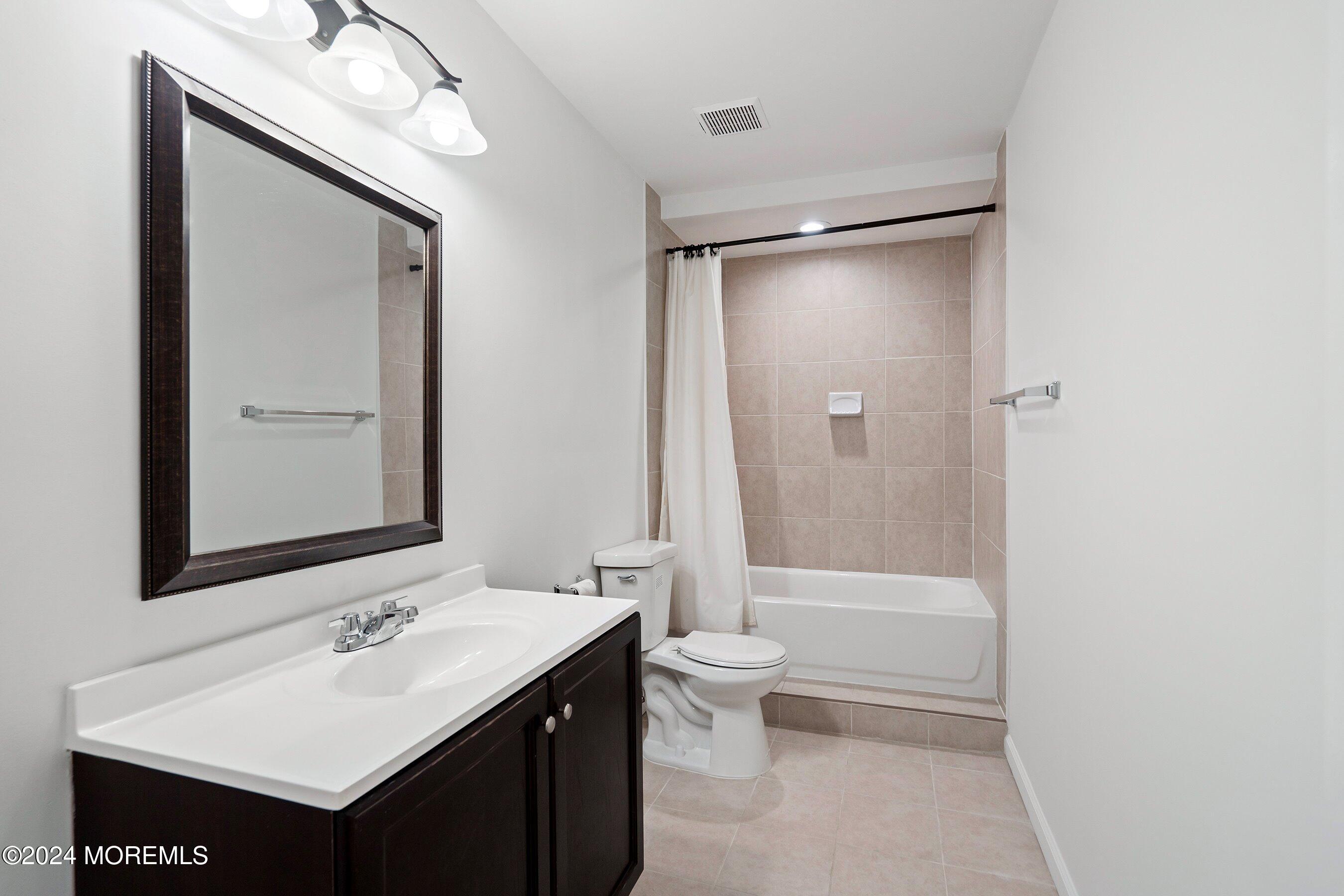 2 Michael McCorristin Road Hamilton Square, NJ 08690 - Photo 29 of 35 27-Bath 3