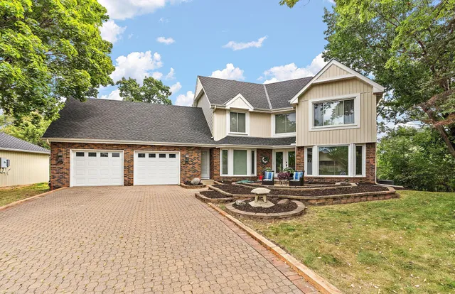 $6,800 | 12060 48th Avenue North, Plymouth, MN 55442