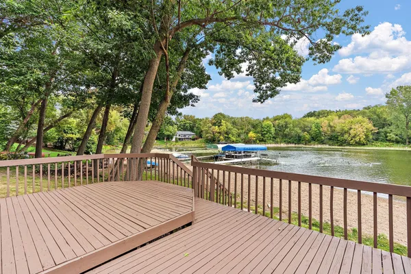 $6,800 | 12060 48th Avenue North, Plymouth, MN 55442