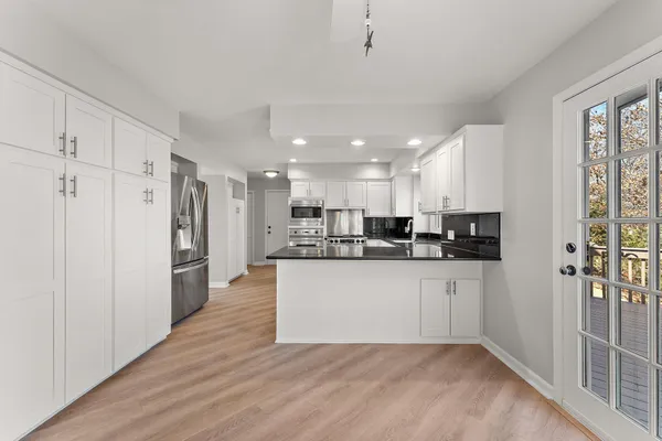 $6,800 | 12060 48th Avenue North, Plymouth, MN 55442