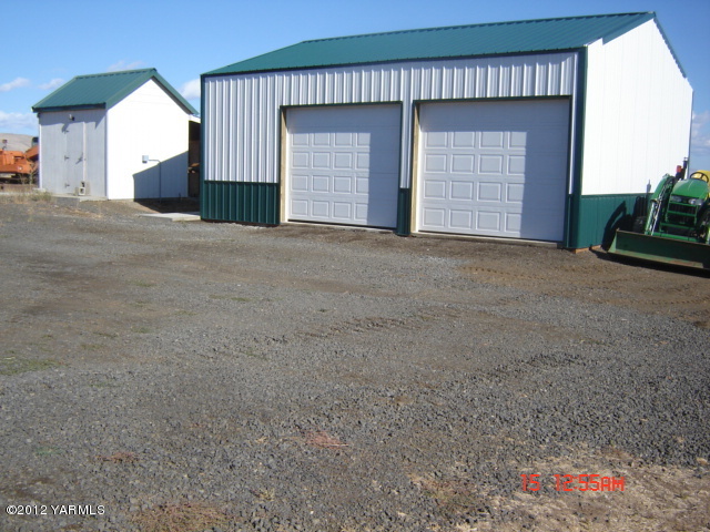 621 Hideaway Road Yakima, WA 98908 - Photo 1 of 26 a view of an empty room with a window