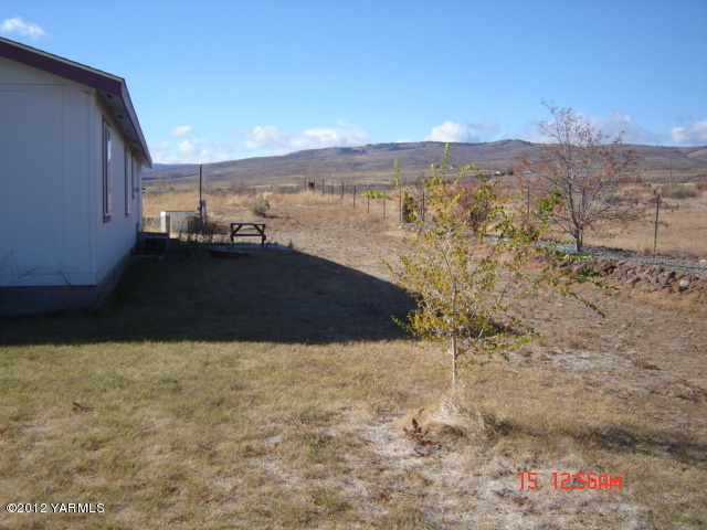 621 Hideaway Road Yakima, WA 98908 - Photo 18 of 26 a view of a mountain