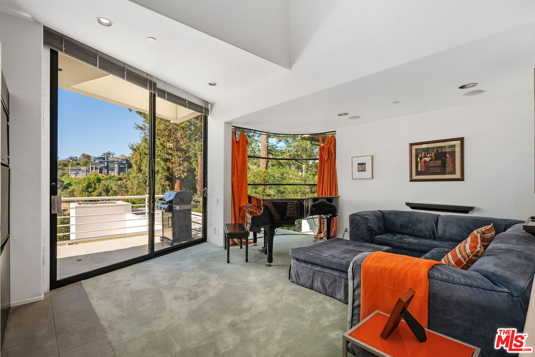 477 Upper Mesa Road Santa Monica, CA 90402 - Photo 6 of 30