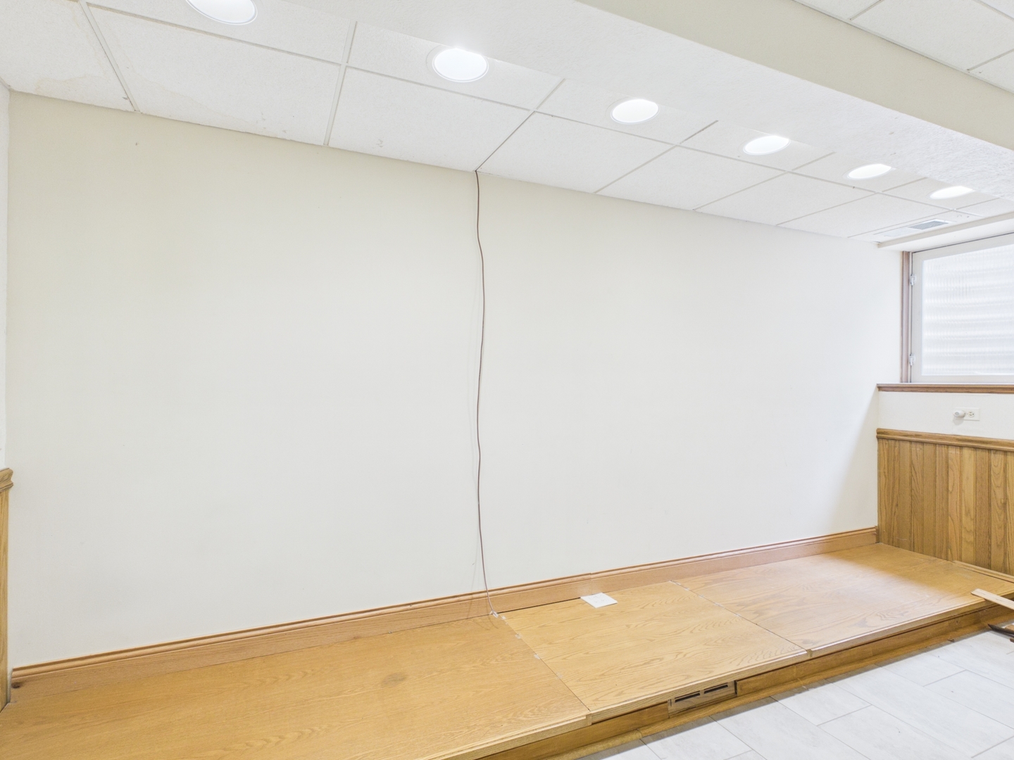 6723 Kingswood Road Willowbrook, IL 60527 - Photo 36 of 51 a view of an empty room