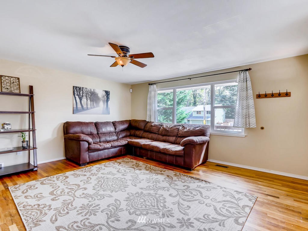 11412 Southeast 186th Street Renton, WA 98055 - Photo 11 of 25