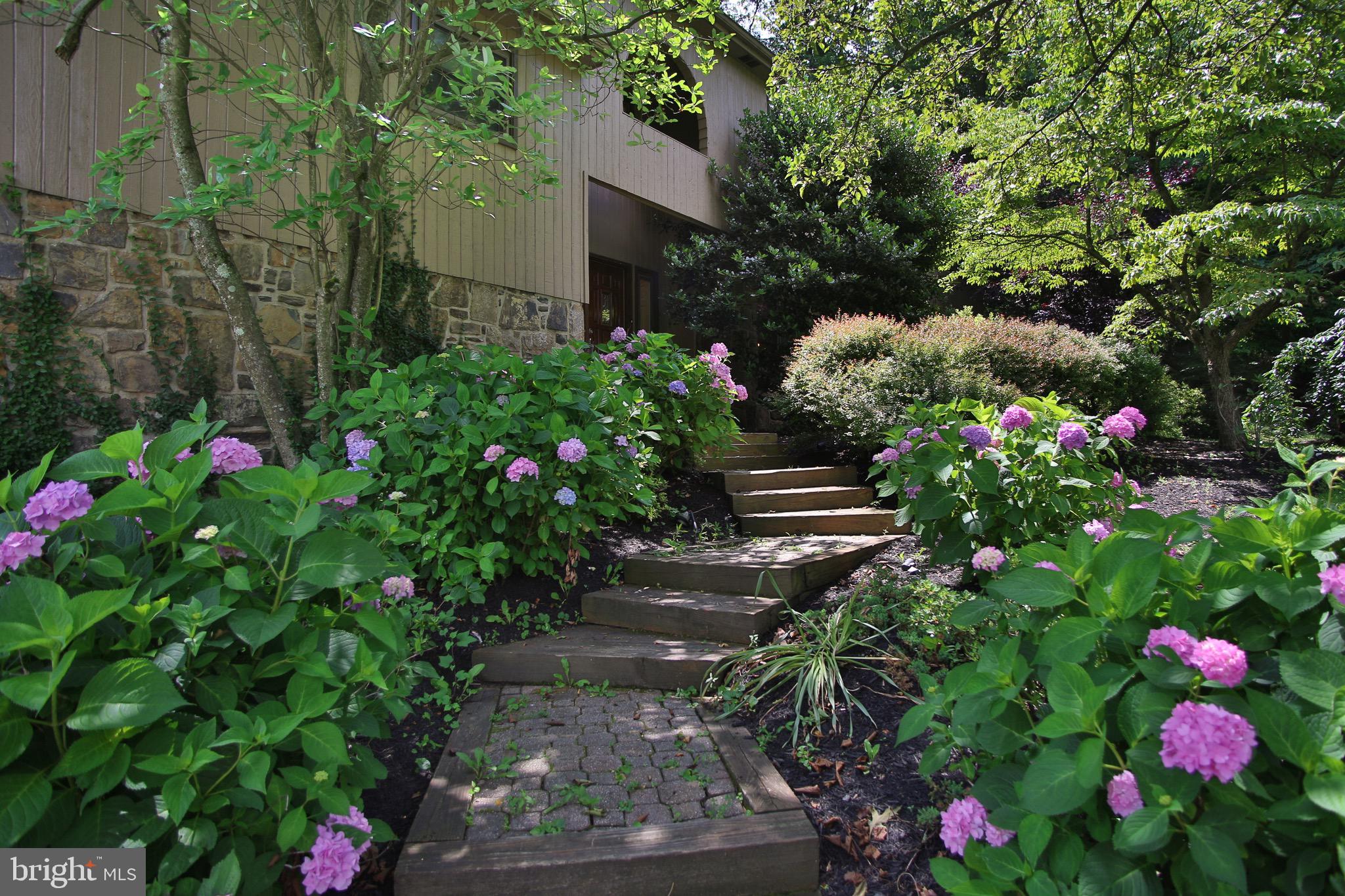 789 Panorama Road Villanova, PA 19085 - Photo 4 of 27