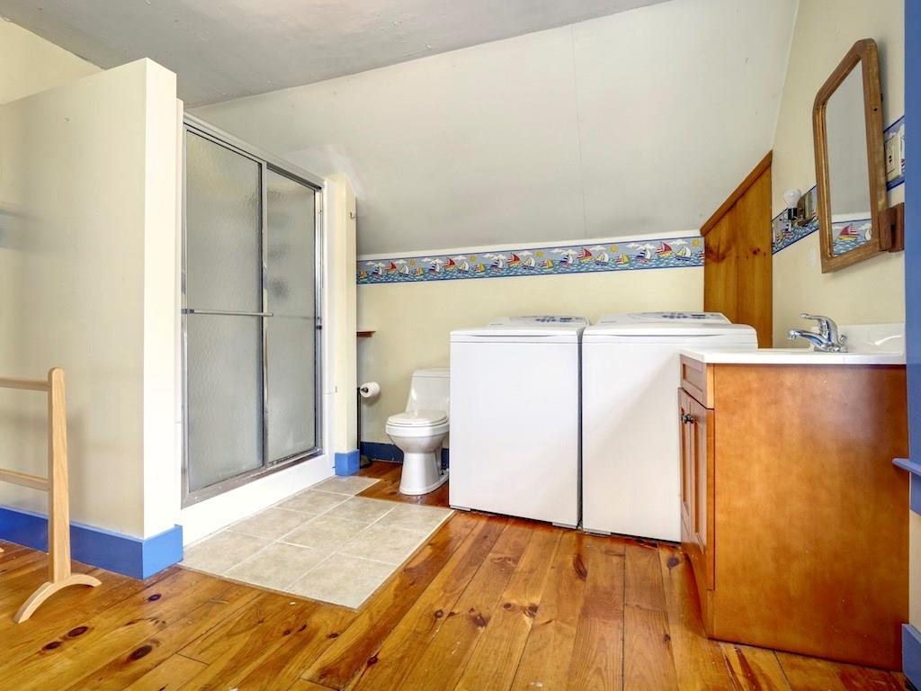 55 Western Road Warren, ME 04864 - Photo 27 of 35 Second floor bath with laundry