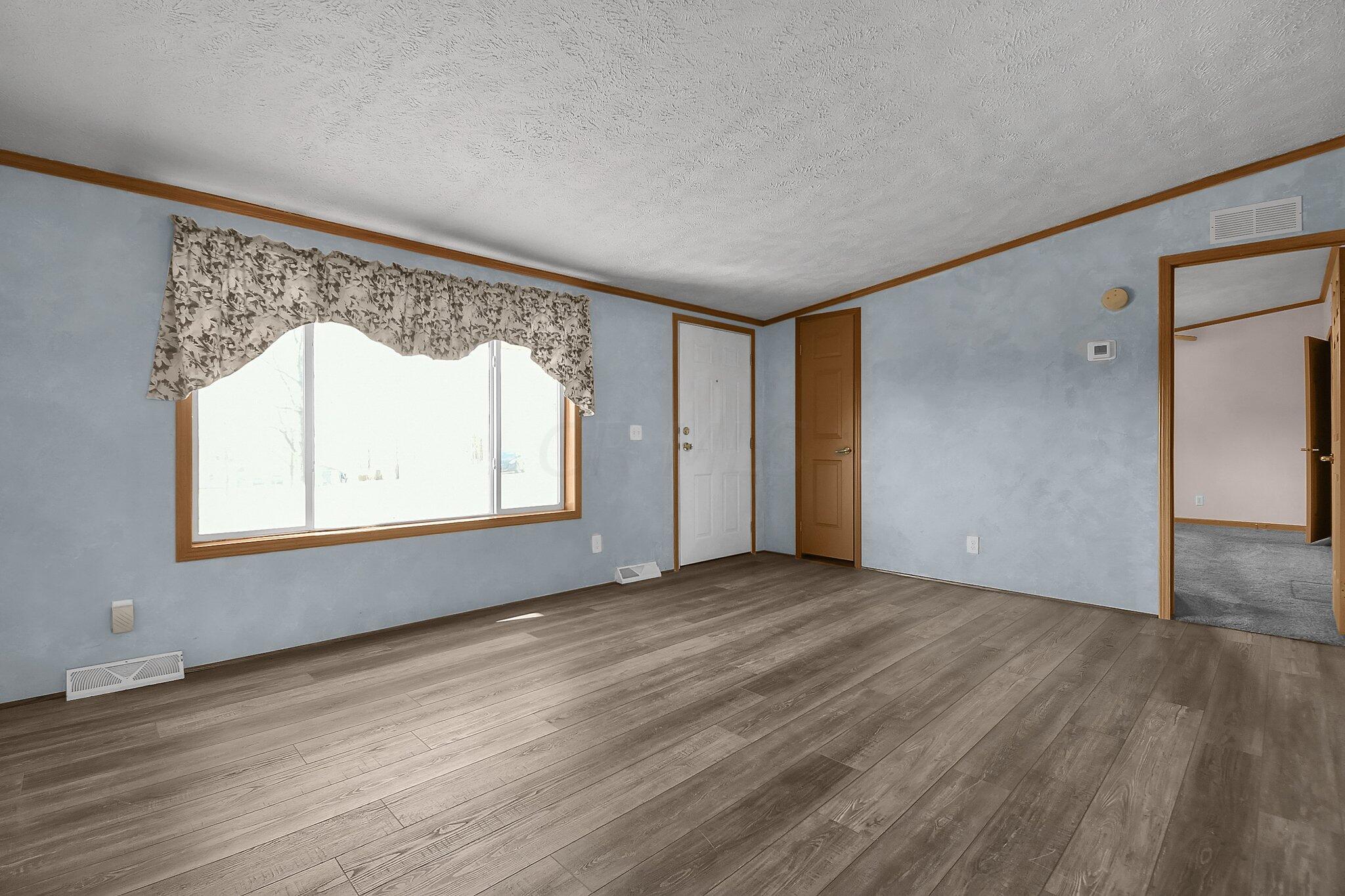 17920 Carson Road Butler, OH 44822 - Photo 5 of 27 living room