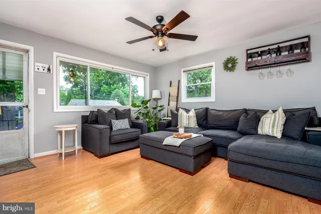 $3,500 | 754 Warren Drive, Annapolis, MD 21403