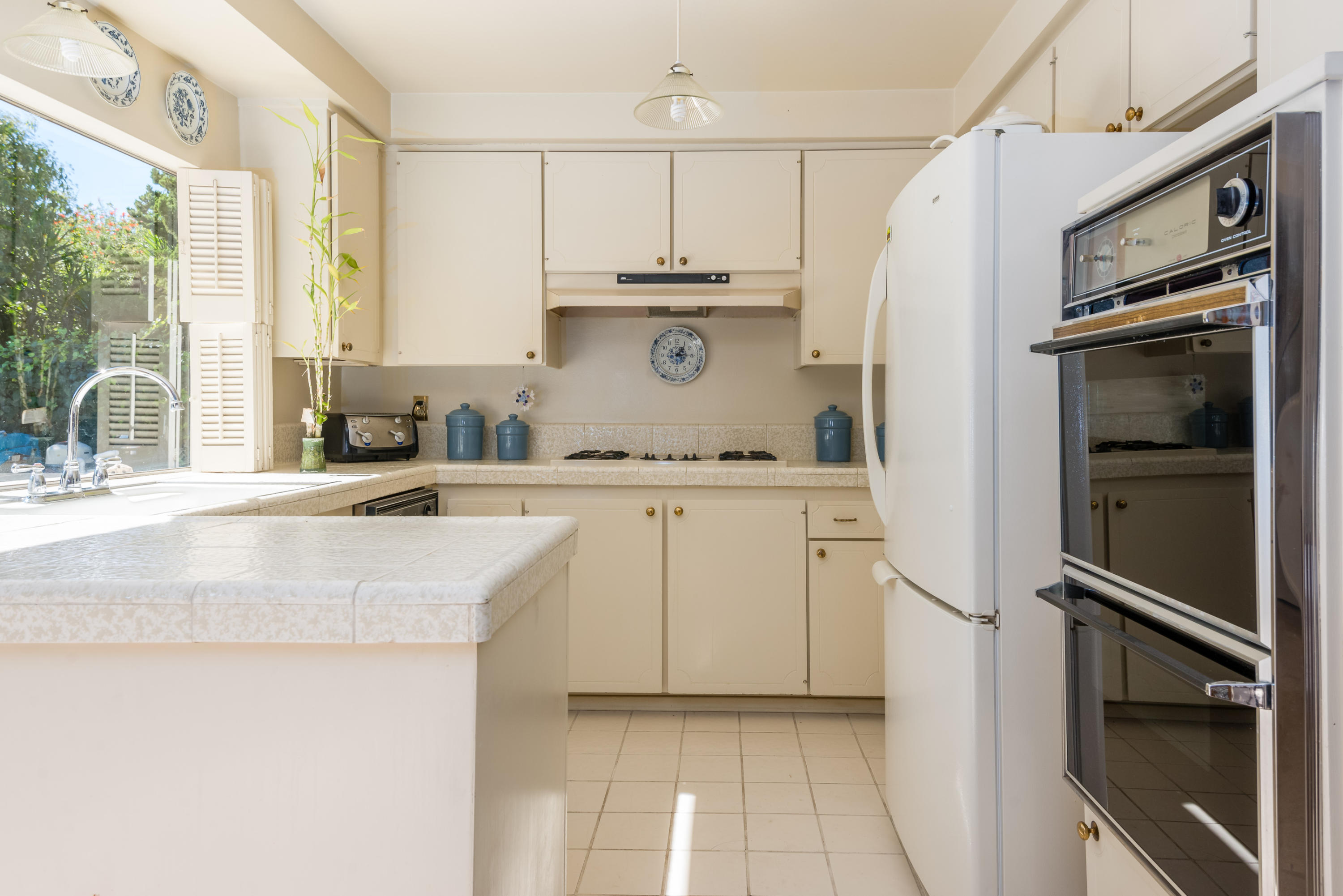 5855 Berkeley Road Goleta, CA 93117 - Photo 13 of 25 Kitchen