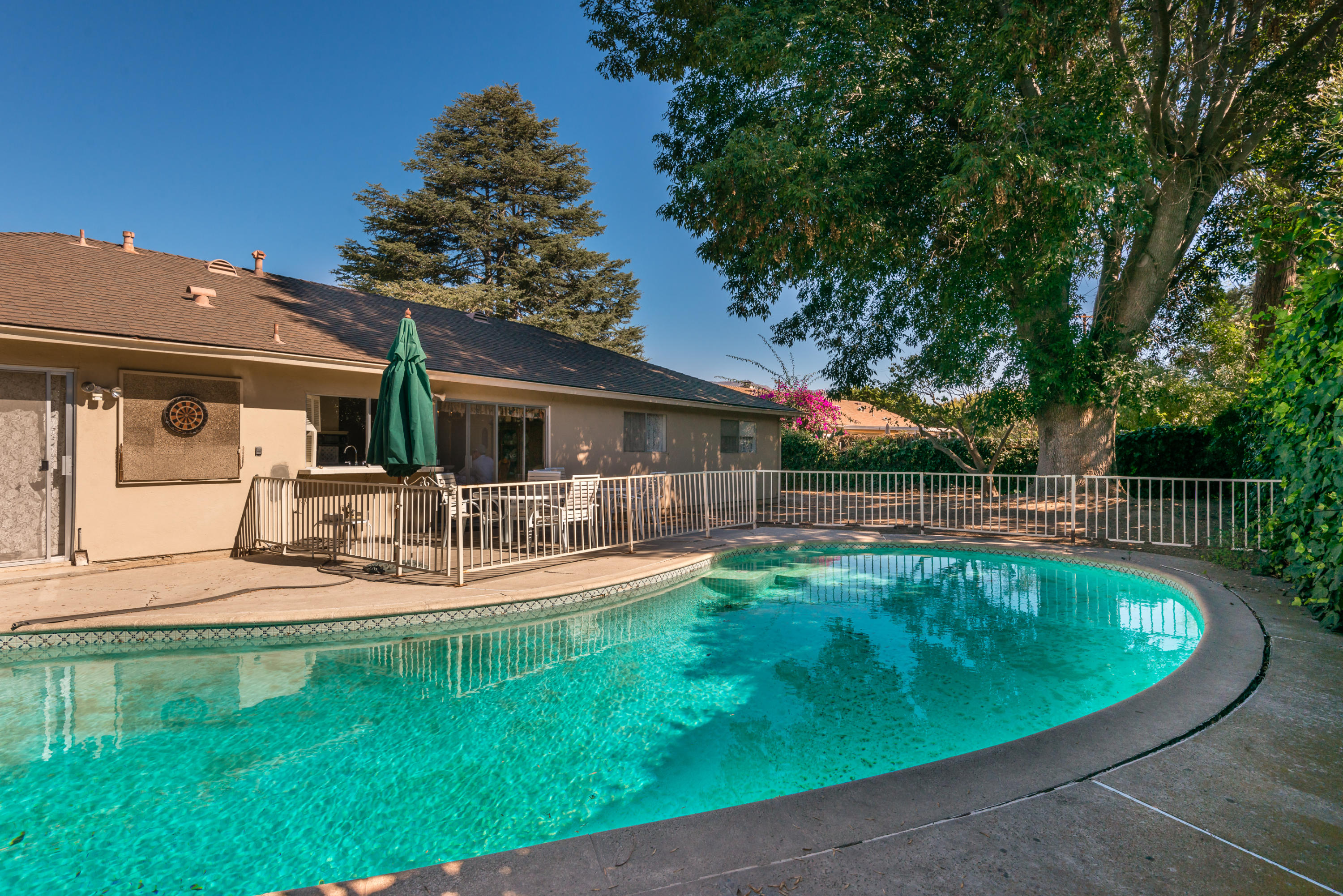 5855 Berkeley Road Goleta, CA 93117 - Photo 22 of 25 Swimming Pool