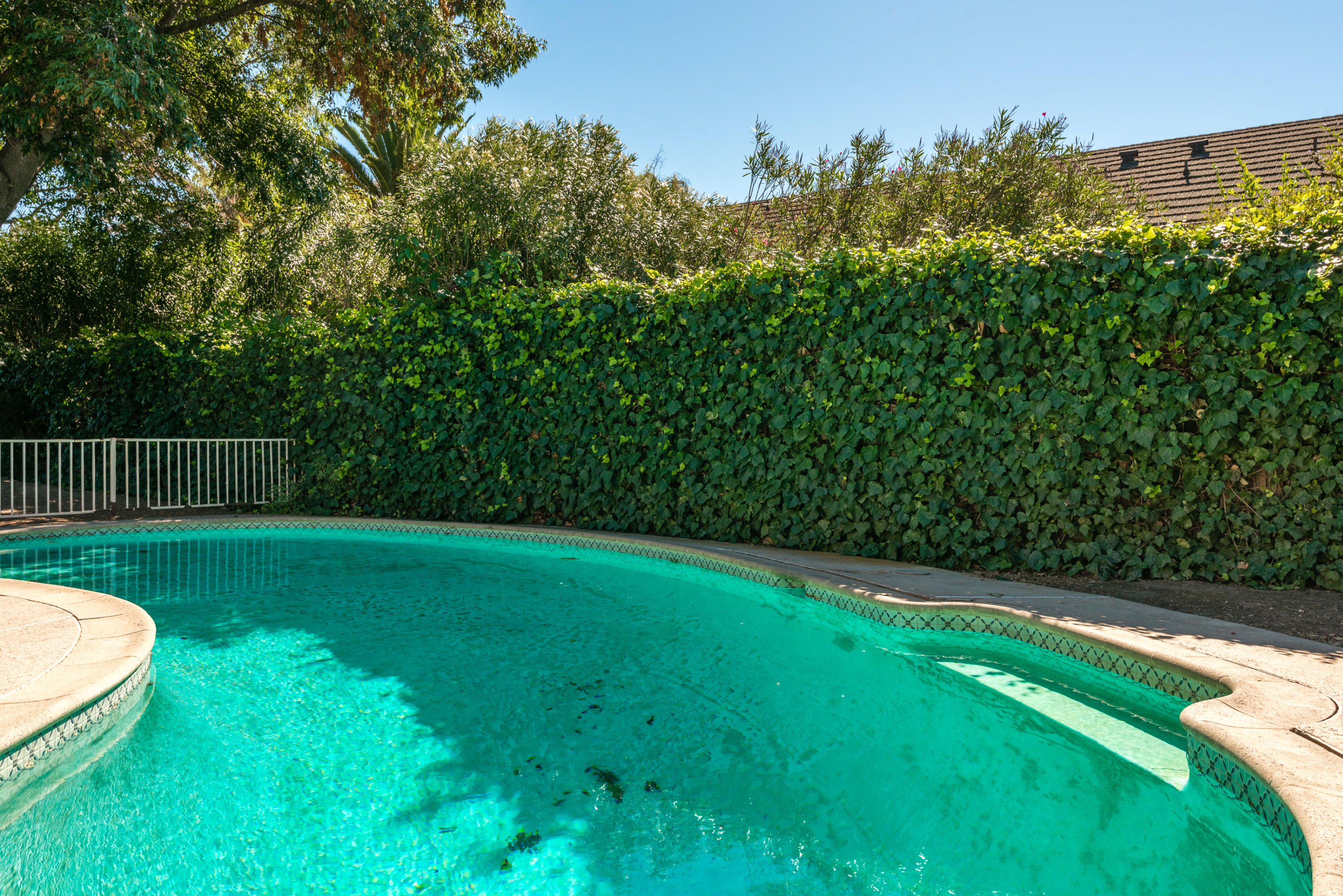 5855 Berkeley Road Goleta, CA 93117 - Photo 23 of 25 Swimming Pool
