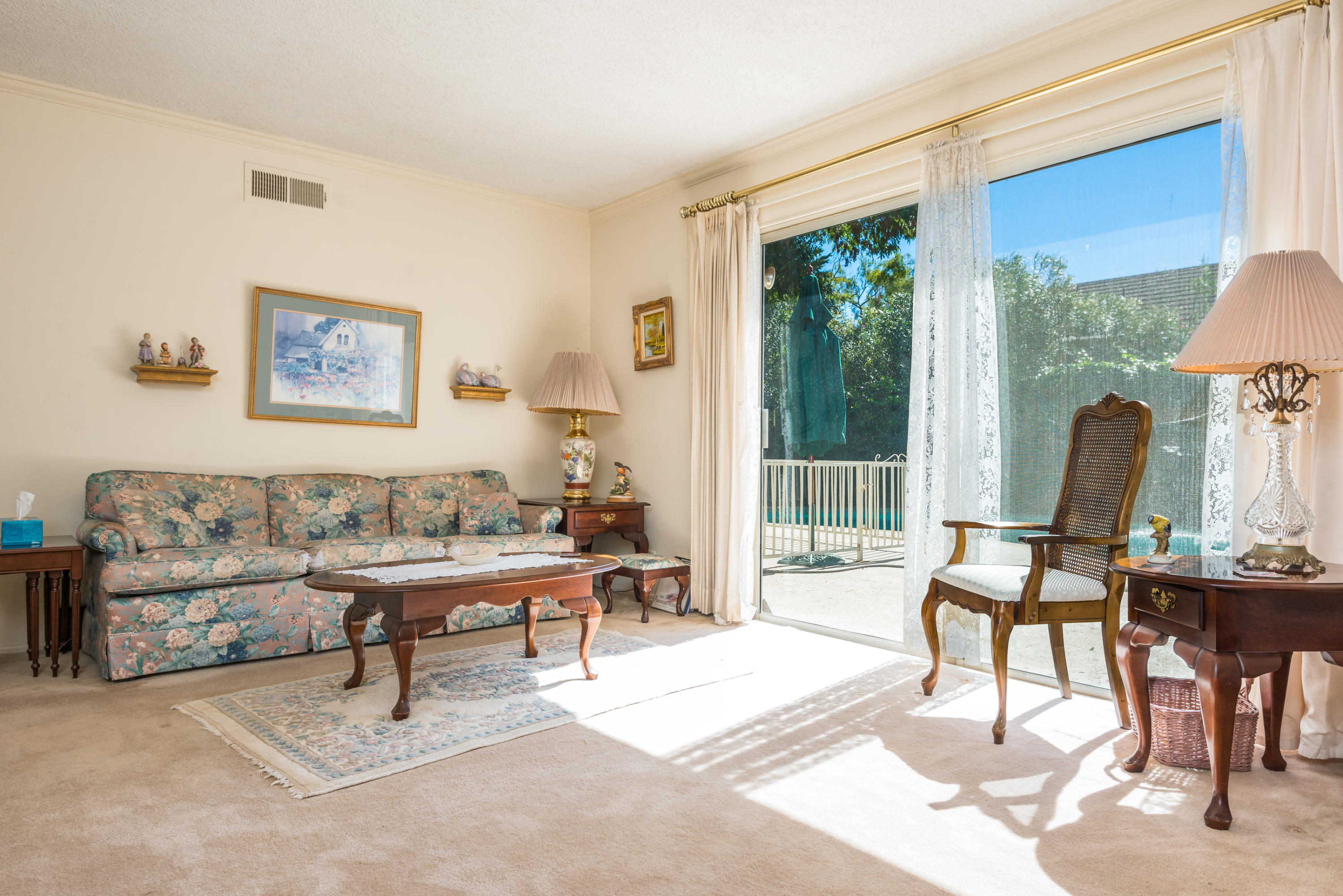 5855 Berkeley Road Goleta, CA 93117 - Photo 6 of 25 Living Room