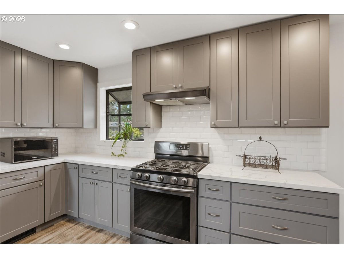 10834 Southeast Long Street Portland, OR 97266 - Photo 14 of 38