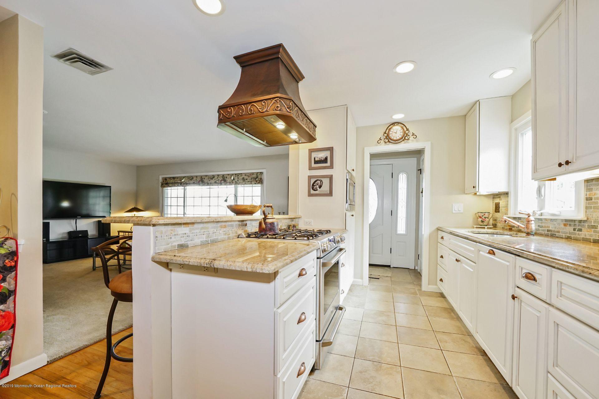 112 Manaqua Road Freehold, NJ 07728 - Photo 14 of 29 22