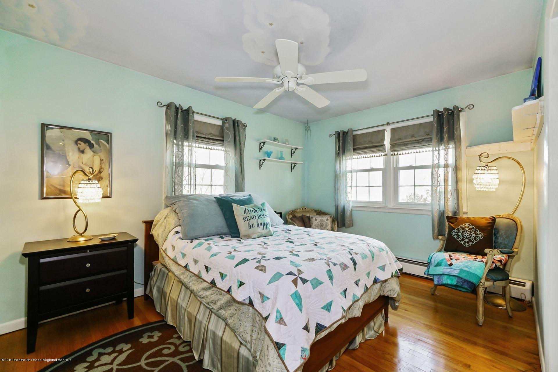 112 Manaqua Road Freehold, NJ 07728 - Photo 22 of 29 32