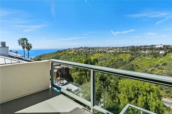 $3,850,000 | 2210 Temple Hills Drive, Laguna Beach, CA 92651