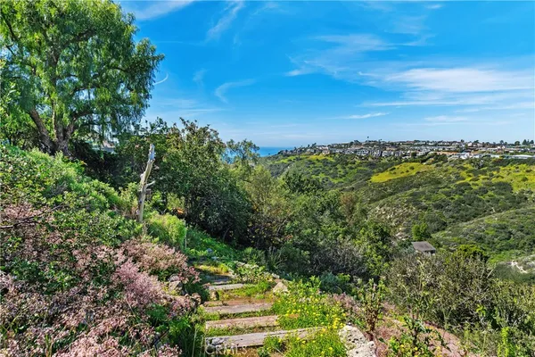 $3,850,000 | 2210 Temple Hills Drive, Laguna Beach, CA 92651