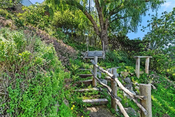 $3,850,000 | 2210 Temple Hills Drive, Laguna Beach, CA 92651